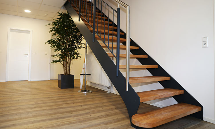 Stahltreppen mit Holz, Glas oder Kunststoff kombiniert Stahltreppe Kimmich weldingtec